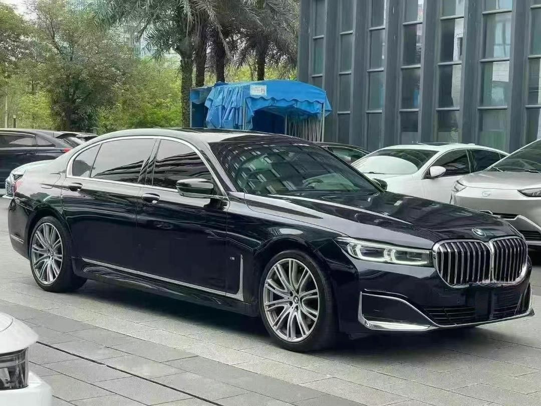 BMW 740Li Leading Luxury Package Side View