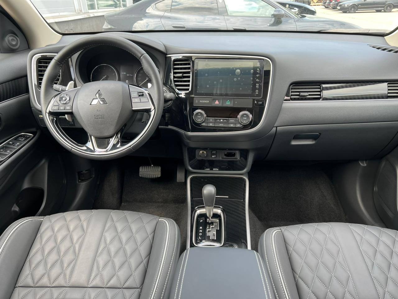 Mitsubishi Outlander 2.4 4WD 2022 Dashboard