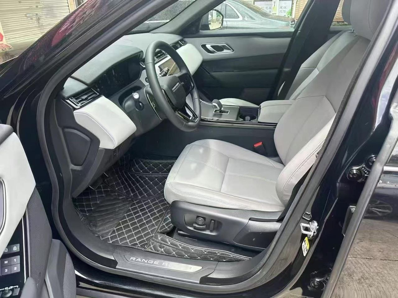 Land Rover Range Rover Velar Dynamic SE 2.0T 250HP 4WD 2023 Dashboard