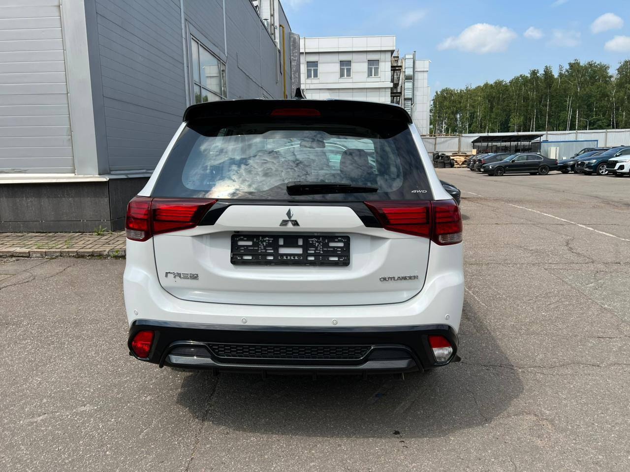 Mitsubishi Outlander 2.4 4WD 2022 Interior