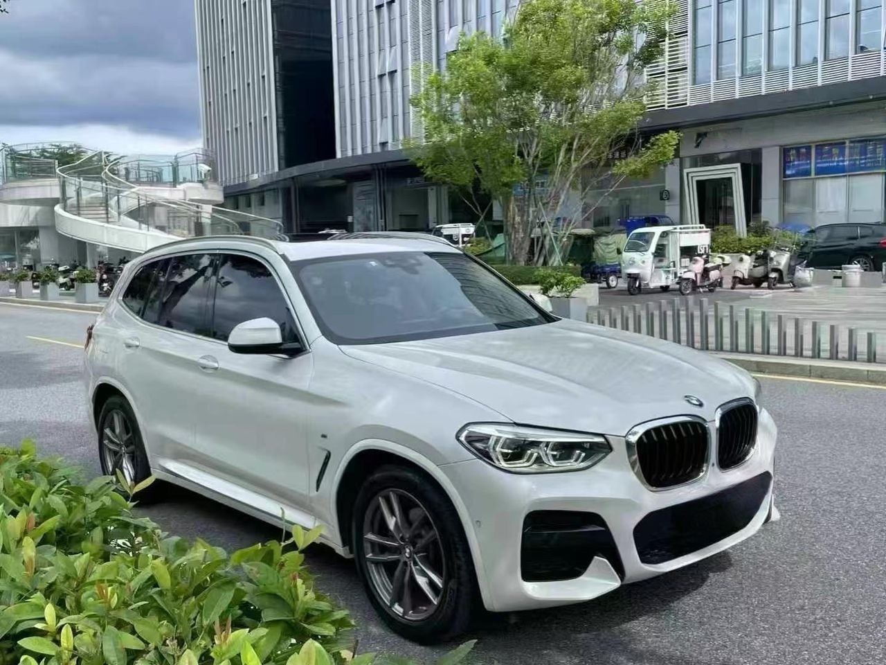 BMW X3 xDrive 25i M Sport 2020 Side View