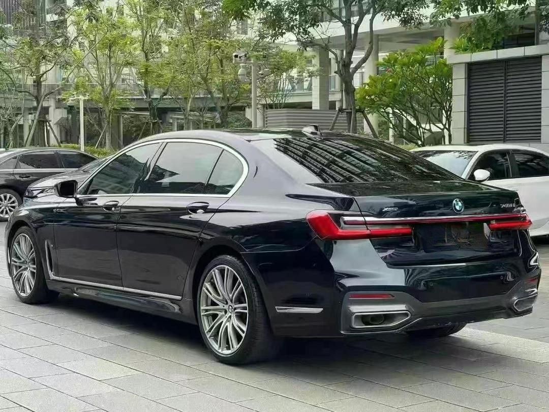BMW 740Li Leading Luxury Package Rear View