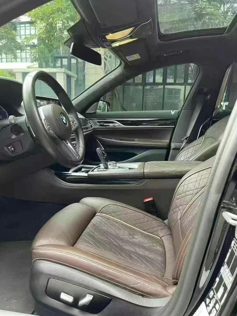 BMW 740Li Leading Luxury Package Dashboard