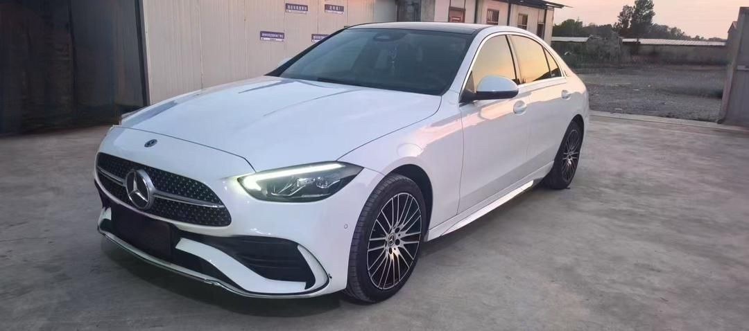 Mercedes-Benz C260L Sport Interior