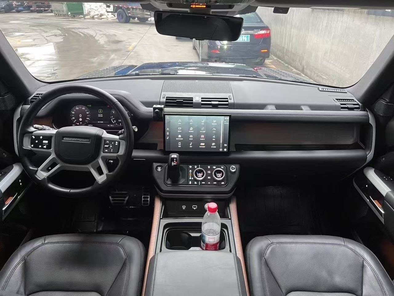 Land Rover Defender 90 3.0T 400Hp 4WD 2022 Rear View