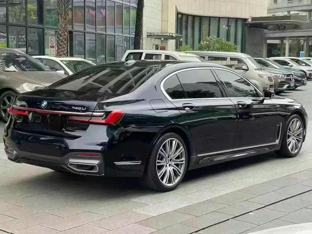 BMW 740Li Leading Luxury Package Detail