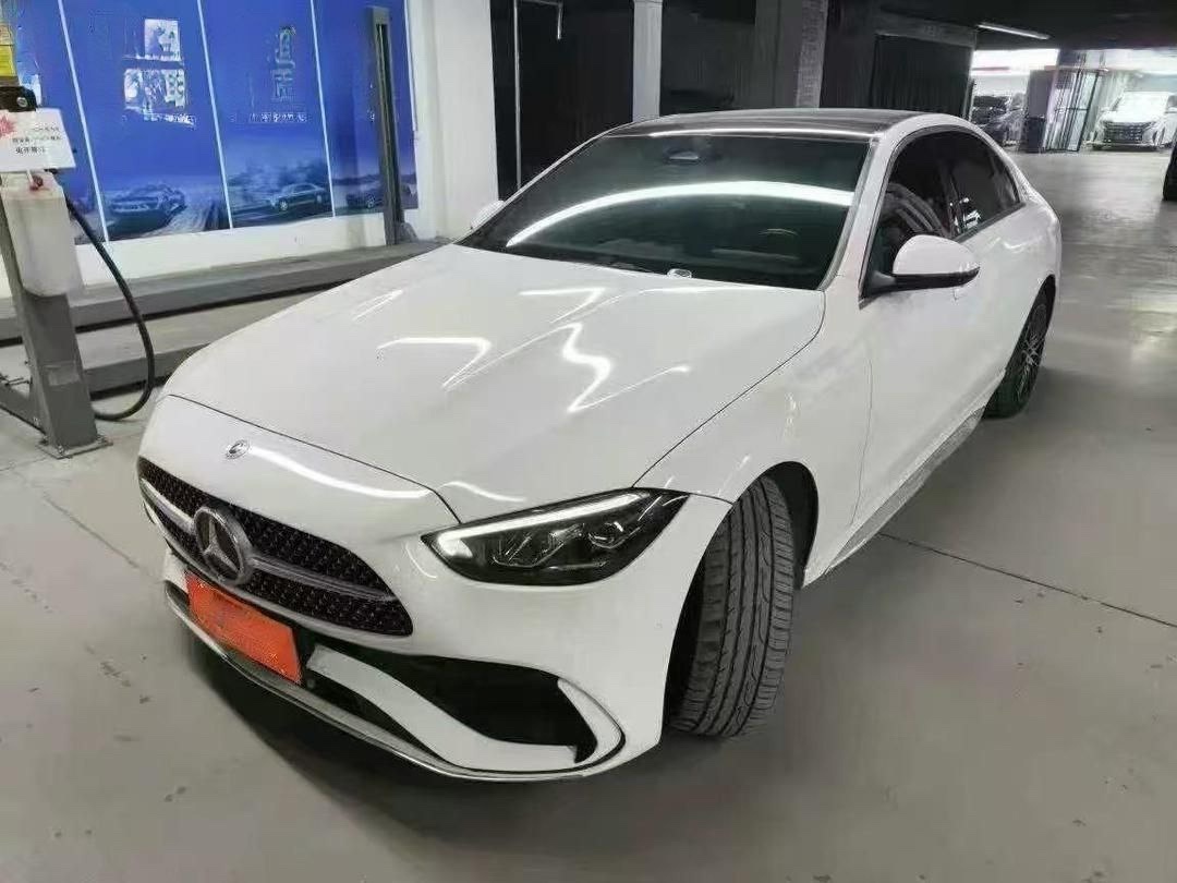 Mercedes-Benz C260L Sport Detail View