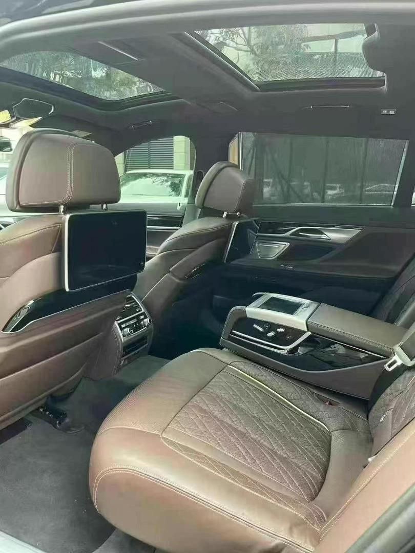 BMW 740Li Leading Luxury Package Wheels