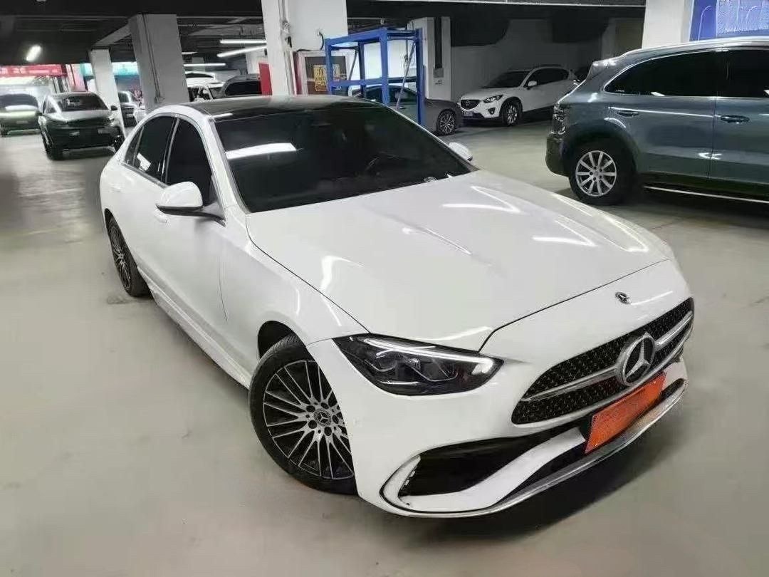 Mercedes-Benz C260L Sport Side View