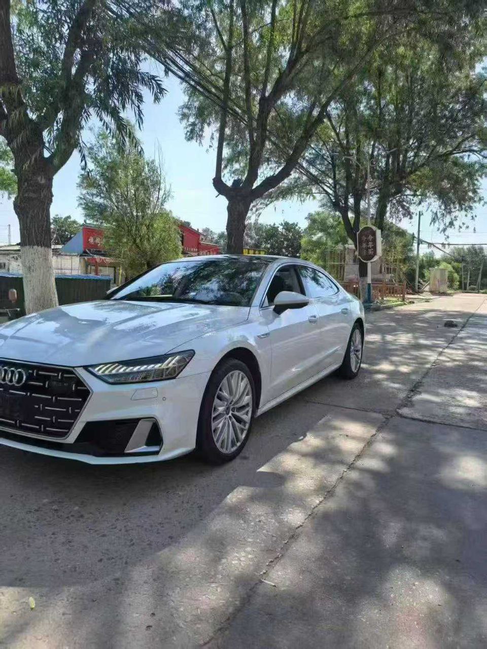 Audi A7L 45TFSI S-line Flow Crystal Set Side View