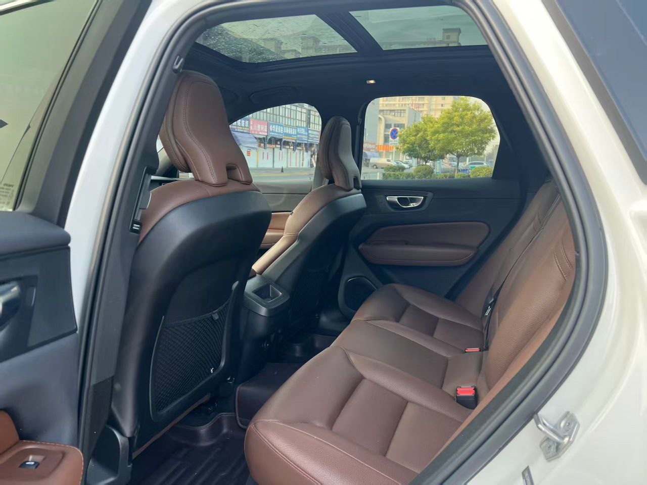 Volvo XC60 2.0T 4WD 2022 Detail View