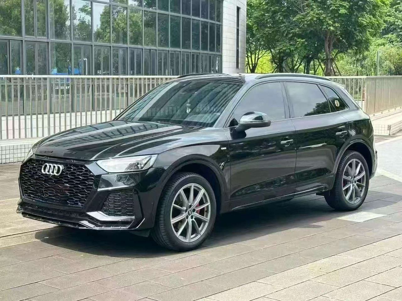 Audi Q5 45T Premium Dynamic Side View