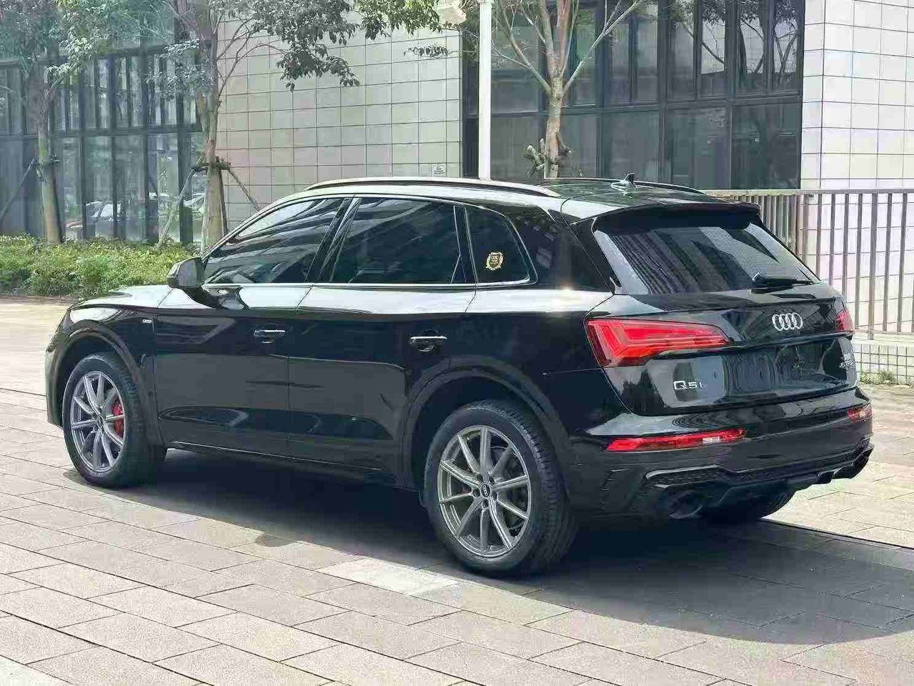 Audi Q5 45T Premium Dynamic Detail View