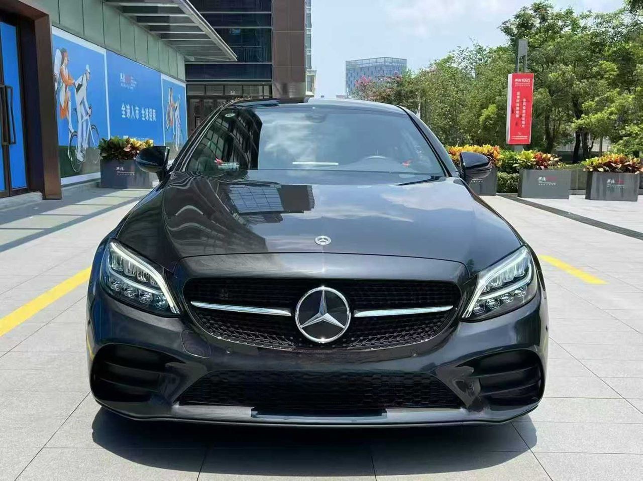 Mercedes-Benz C260L Coupe 2022 Side View