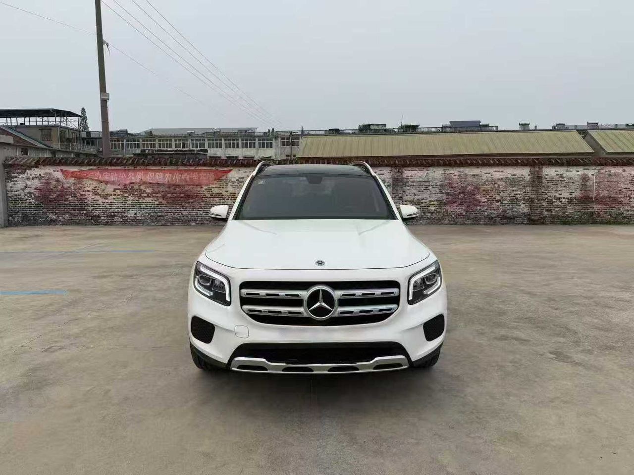 Mercedes-Benz GLB200 Fashion 2022 Front View