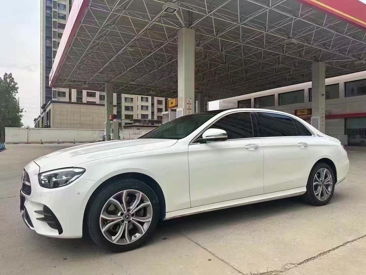 Mercedes-Benz E300L Sports Luxury Edition Side View