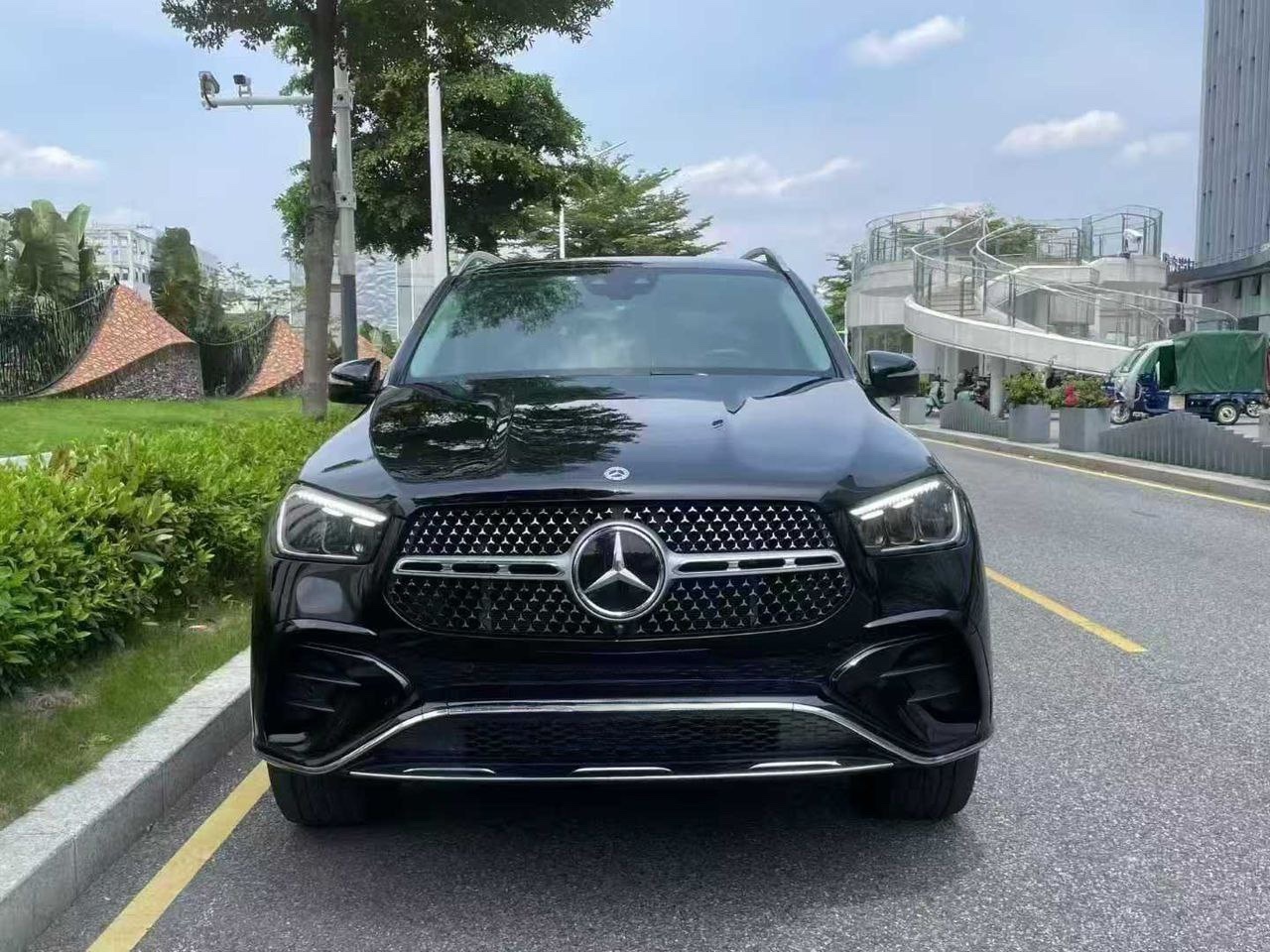 Mercedes-Benz GLE450 4Matic 2023 Side View