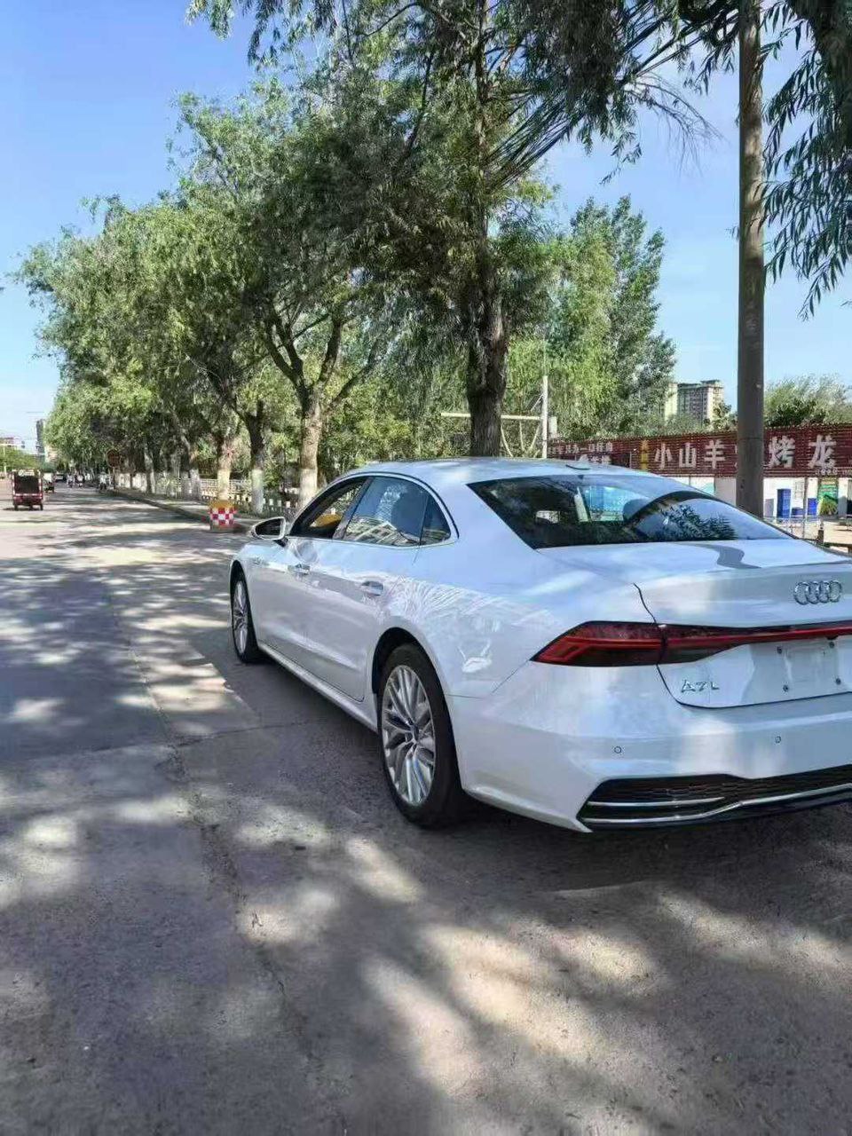 Audi A7L 45TFSI S-line Flow Crystal Set Dashboard