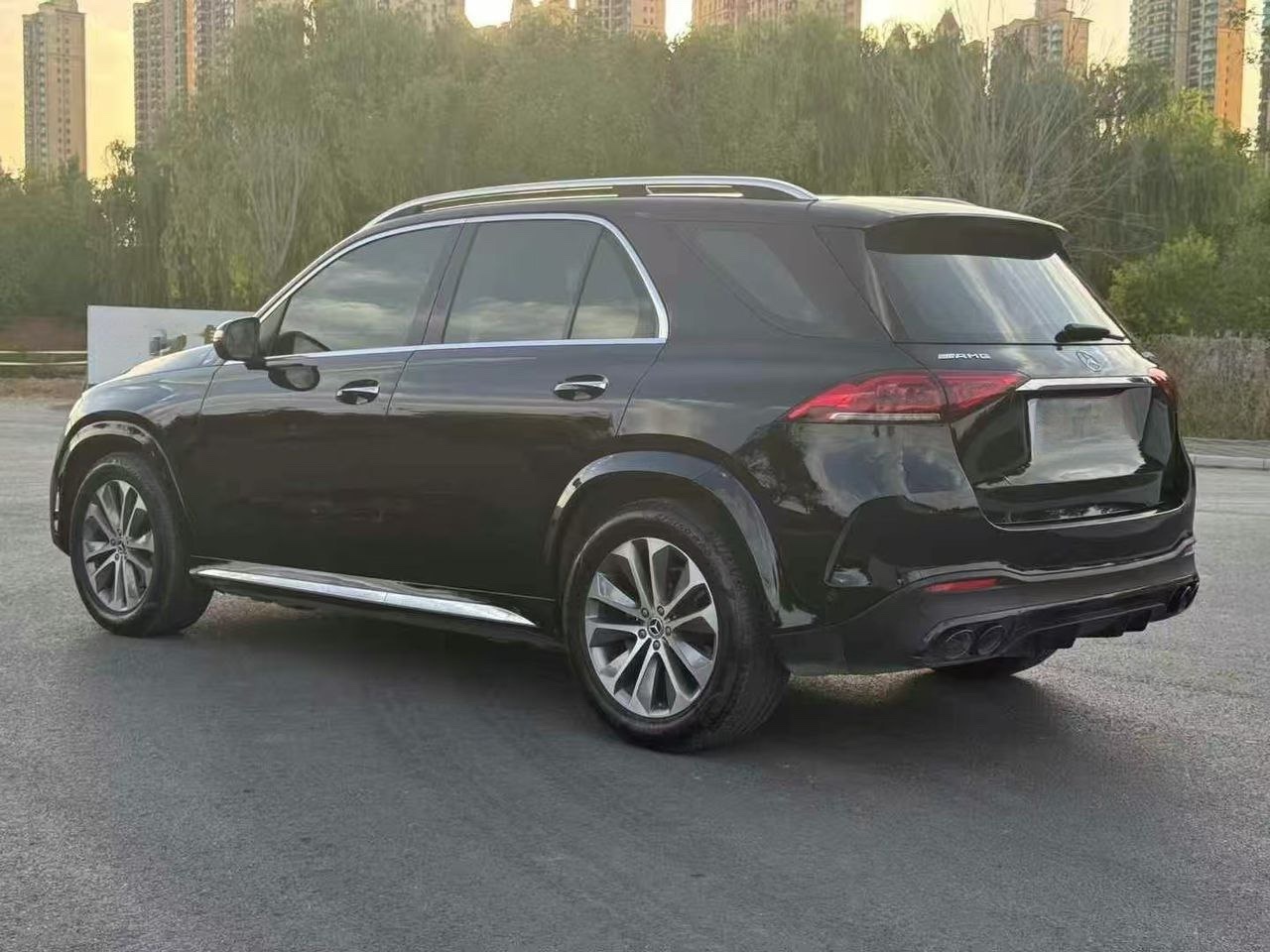 Mercedes-Benz GLE350 4MATIC Fashion Edition Detail View