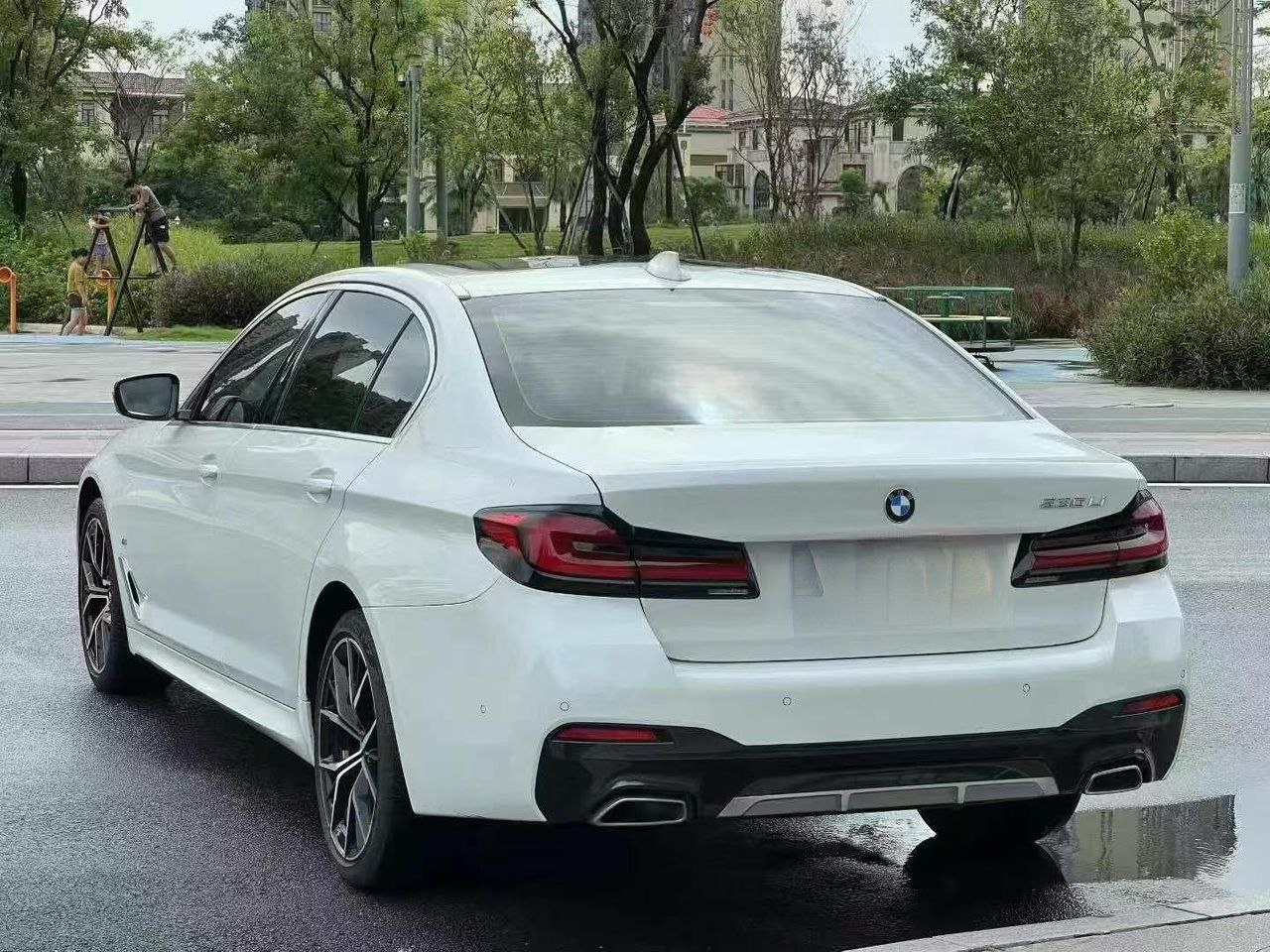 BMW 530Li Exclusive M Sports Package 2021 Front View