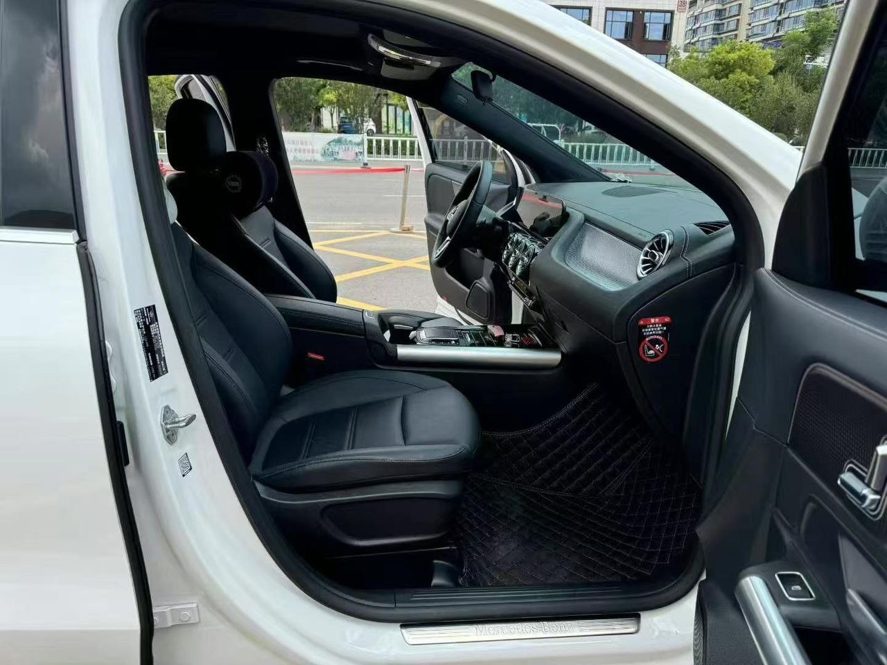 Mercedes-Benz GLA200 1.3T FWD 2022 Dashboard