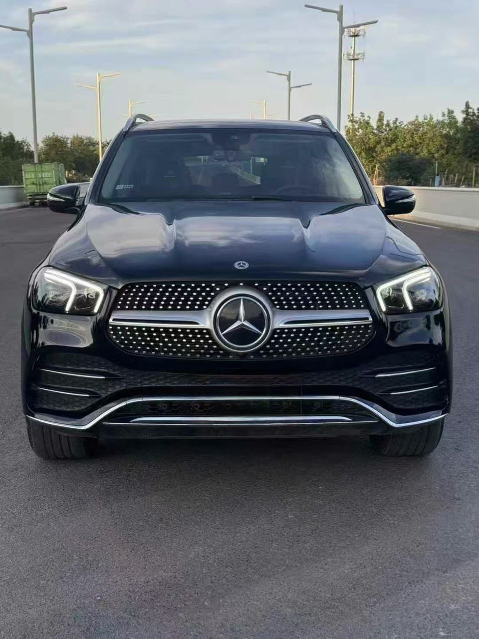 Mercedes-Benz GLE350 4MATIC Fashion Edition Front View