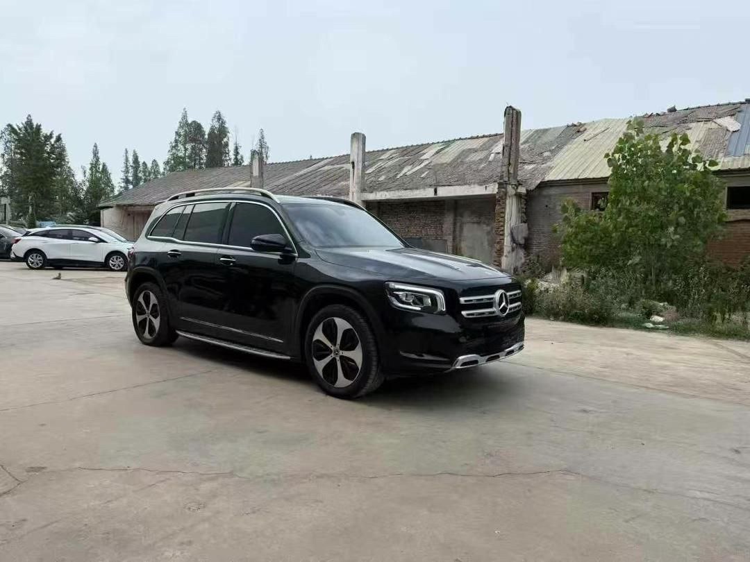 Mercedes-Benz GLB200 Fashion 2022 Side View