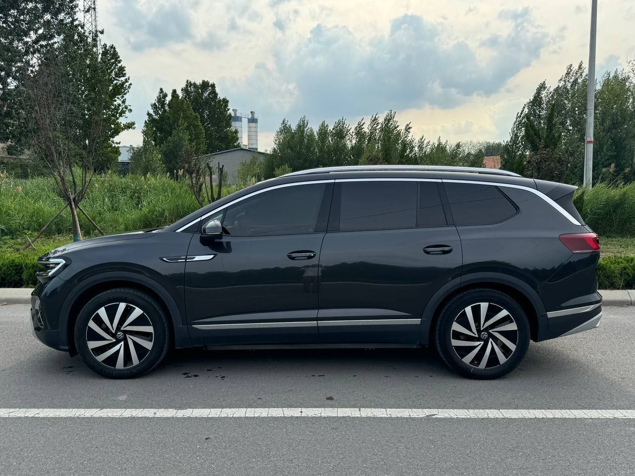Volkswagen Talagon 380TSI Pro Luxury Version 2022 Side View