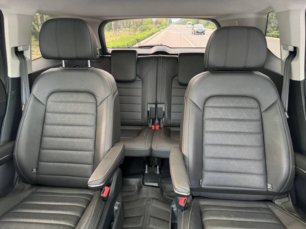 Volkswagen Talagon 380TSI Pro Luxury Version 2022 Additional View